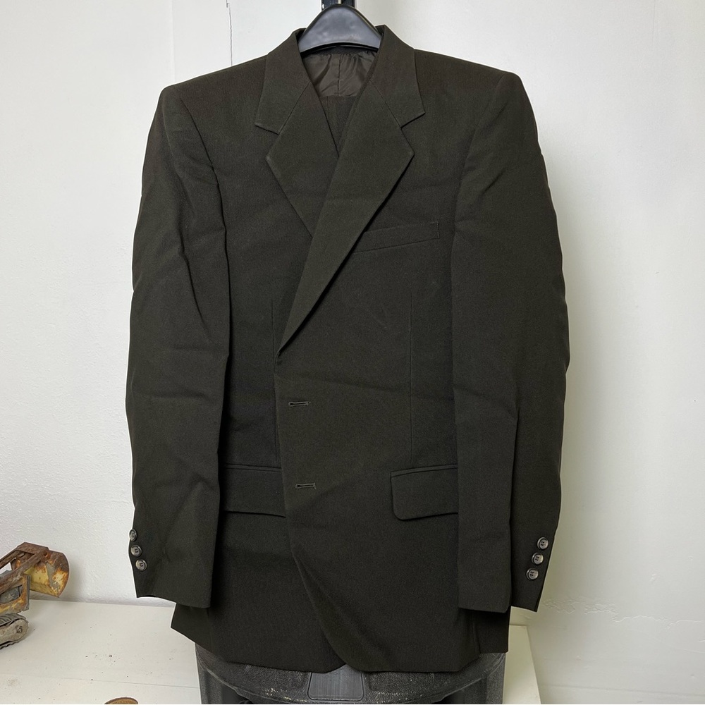 Men’s vintage suit in brown